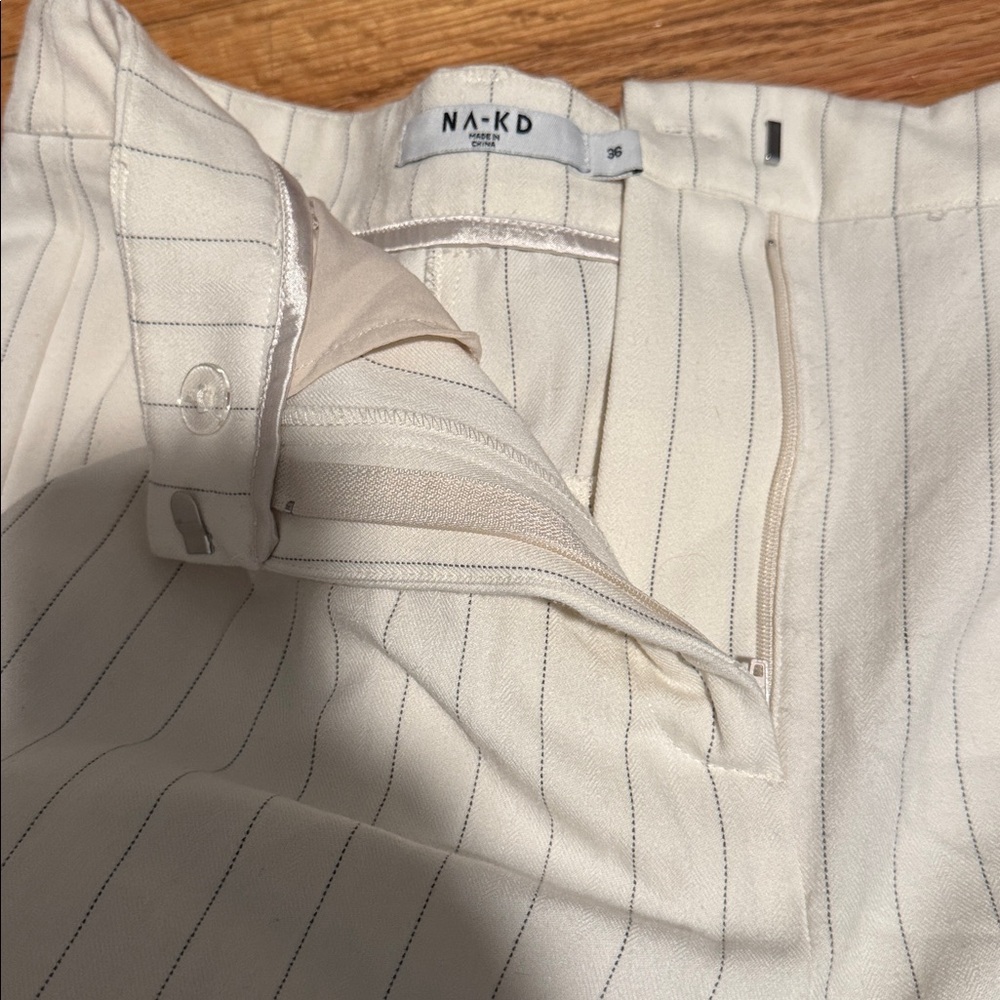 Elegant Cream Women's Suit Set - Picture 7 of 7